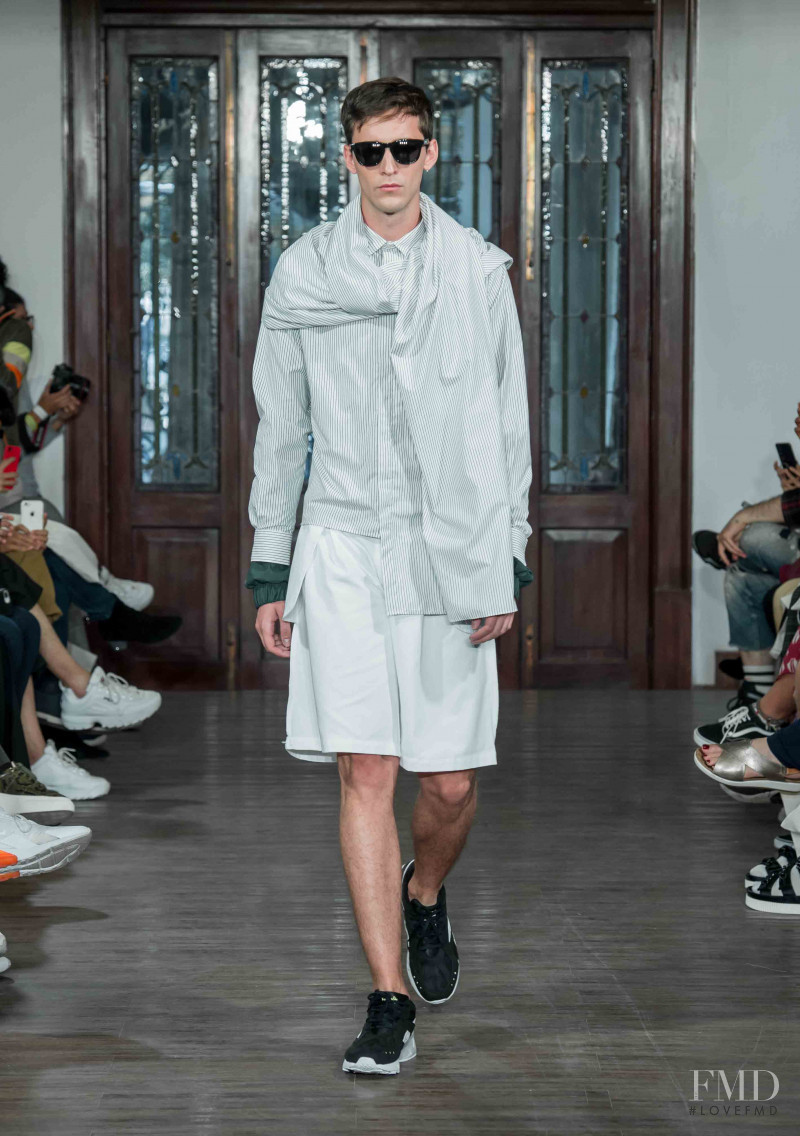 Boyfriend\'s Shirt fashion show for Spring/Summer 2019