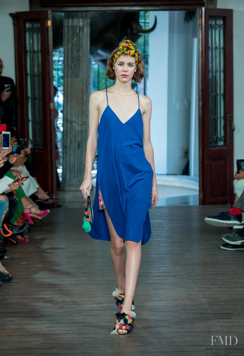 Sarah Cano featured in  the Lydia Lavin fashion show for Spring/Summer 2019