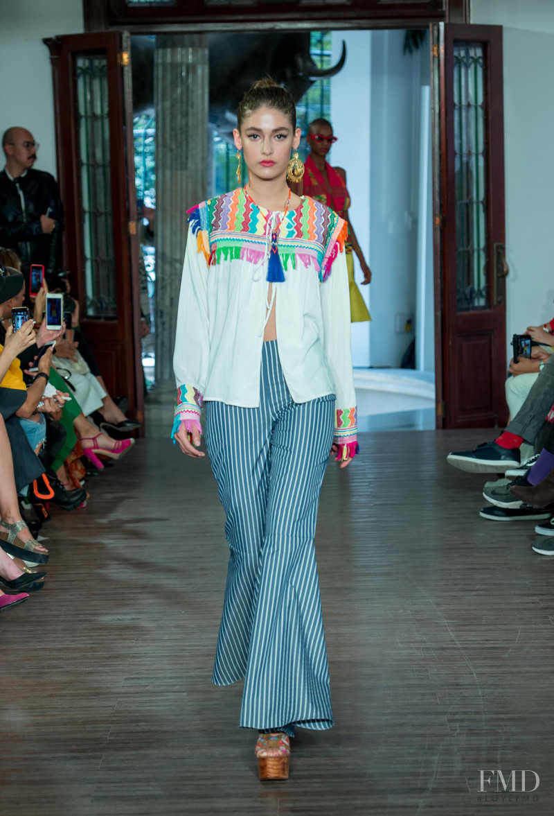 Simone Lubbert featured in  the Lydia Lavin fashion show for Spring/Summer 2019