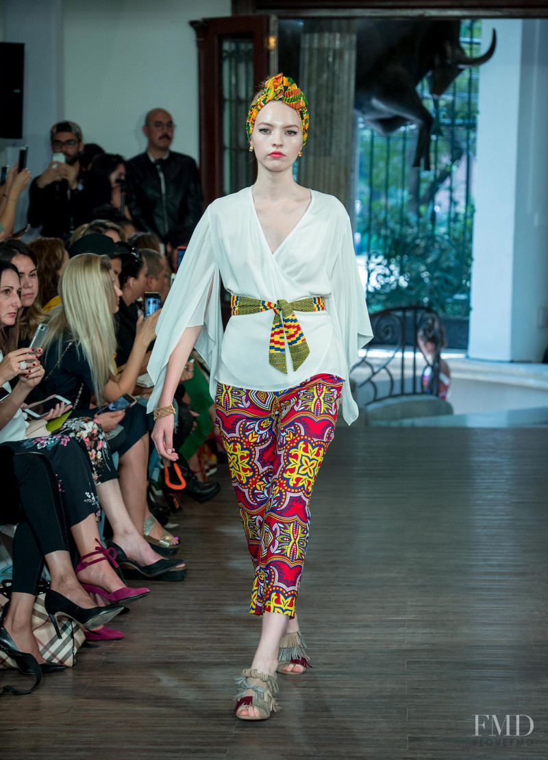Alejandra Velasco featured in  the Lydia Lavin fashion show for Spring/Summer 2019