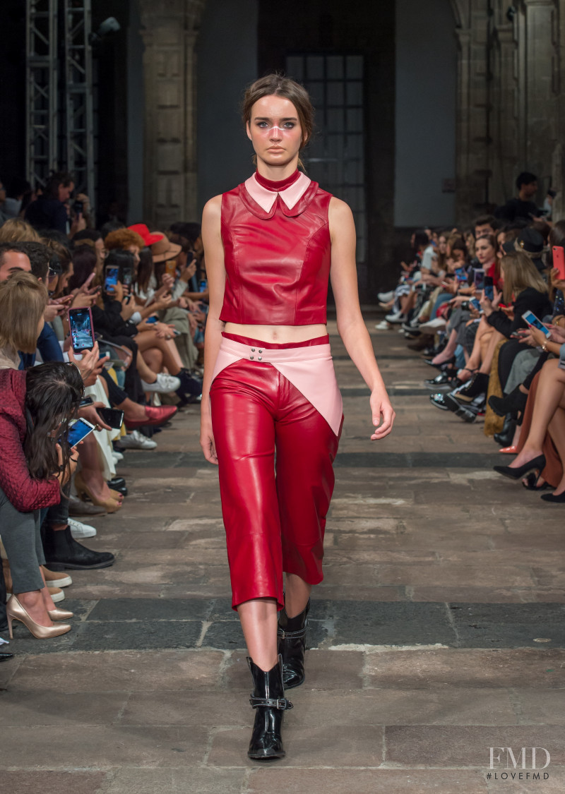 Karla Laviada featured in  the Bernarda fashion show for Spring/Summer 2019