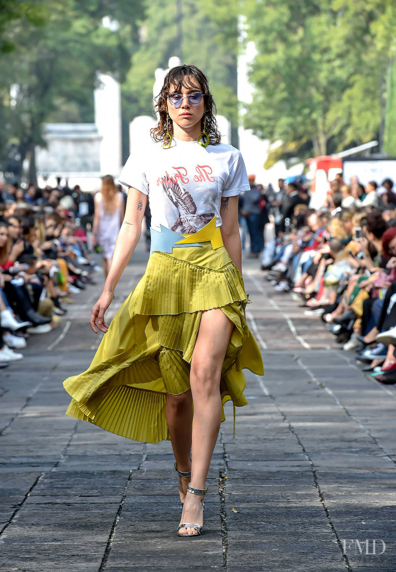 Daniella Valdez featured in  the Armando Takeda fashion show for Spring/Summer 2019