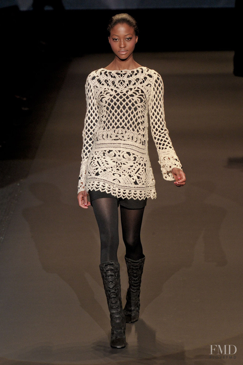 Vivienne Tam fashion show for Autumn/Winter 2011