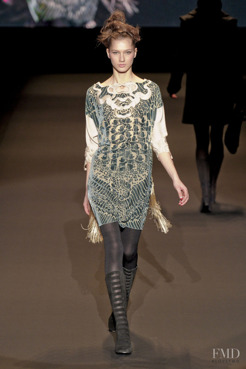 Vivienne Tam fashion show for Autumn/Winter 2011