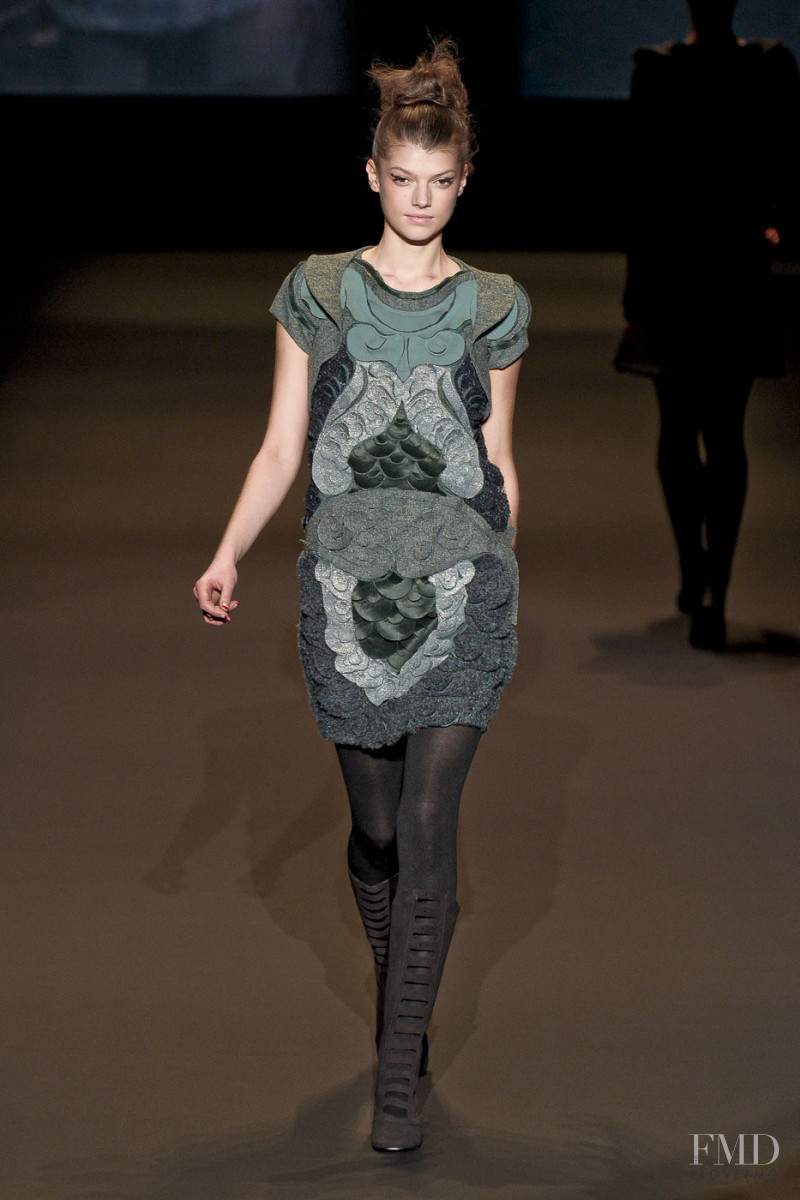 Vivienne Tam fashion show for Autumn/Winter 2011