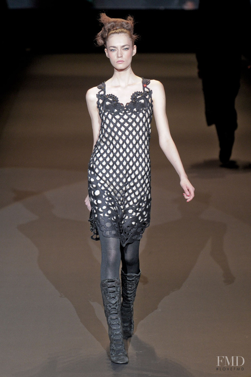 Vivienne Tam fashion show for Autumn/Winter 2011