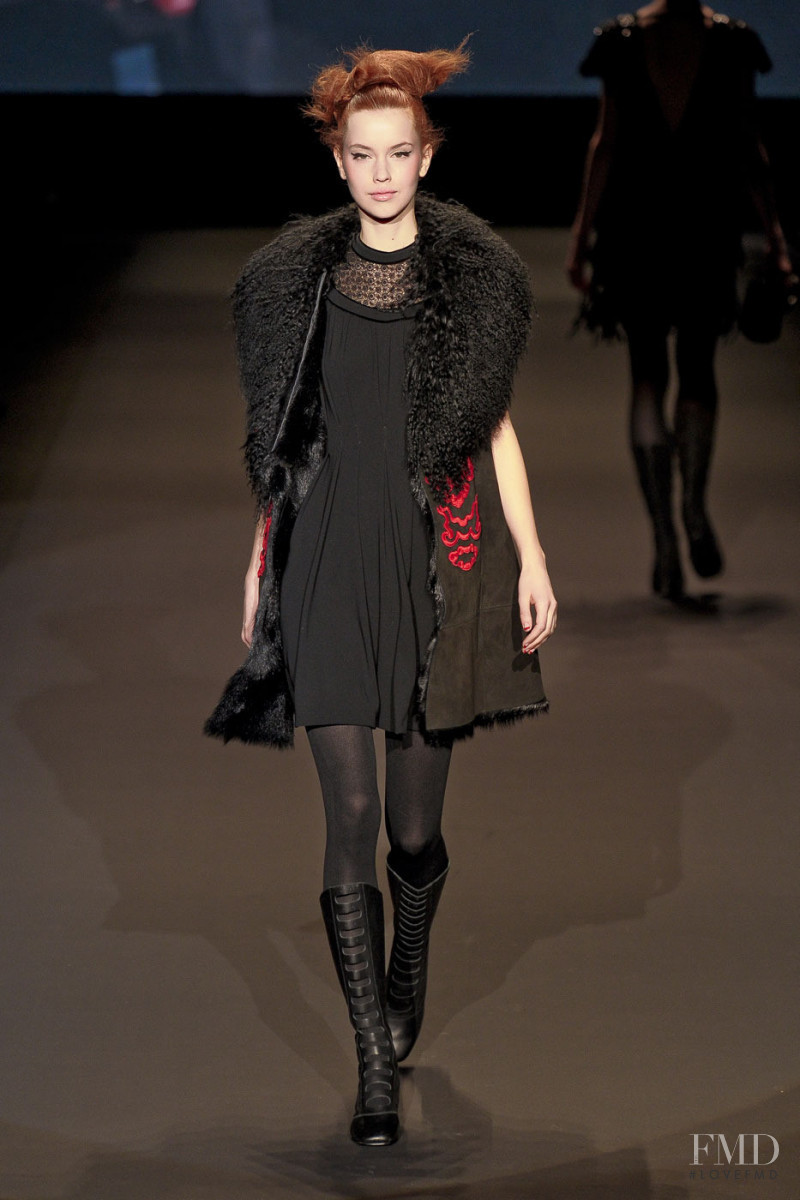 Vivienne Tam fashion show for Autumn/Winter 2011