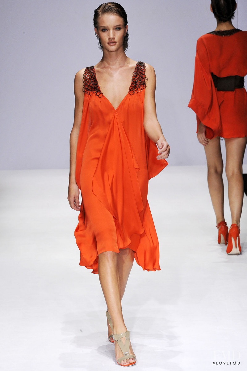 Rosie Huntington-Whiteley featured in  the Amanda Wakeley fashion show for Spring/Summer 2009