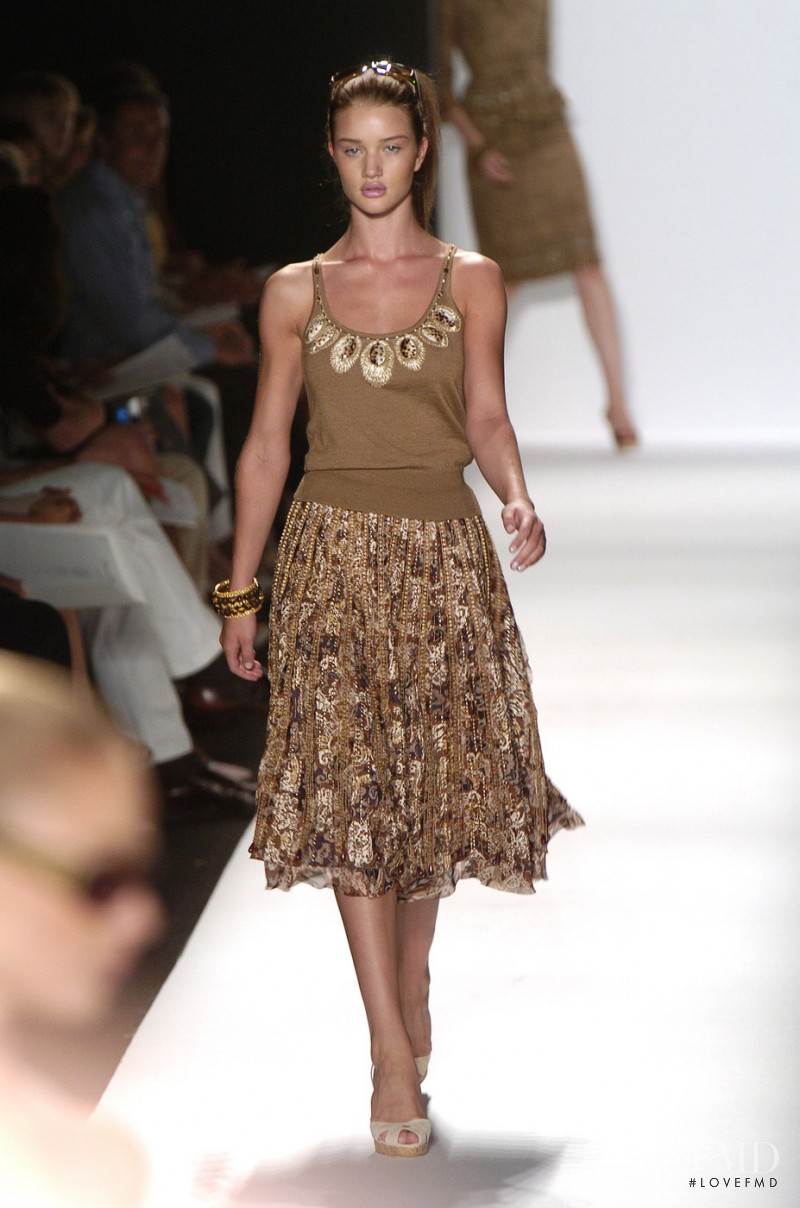 Rosie Huntington-Whiteley featured in  the Oscar de la Renta fashion show for Spring/Summer 2006