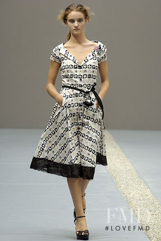 Rosie Huntington-Whiteley featured in  the Maurizio Pecoraro fashion show for Spring/Summer 2006