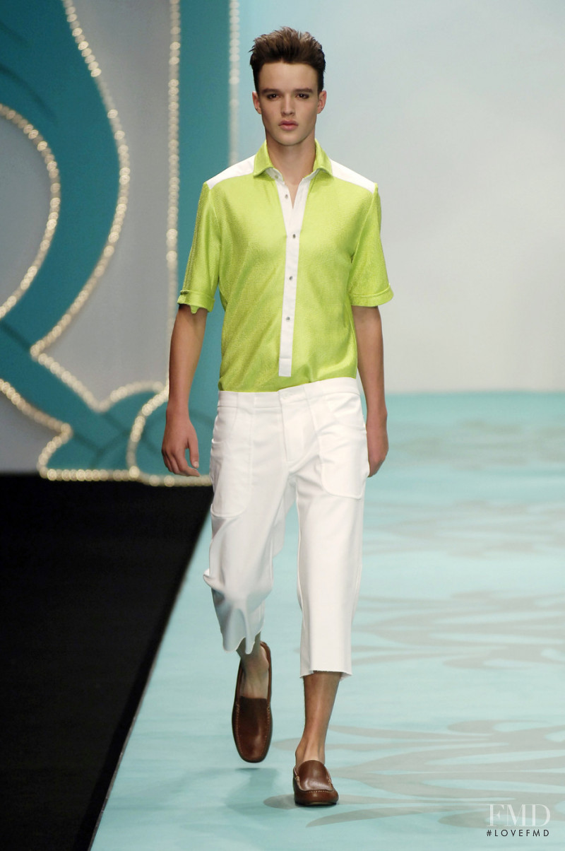 Ashley Isham fashion show for Spring/Summer 2006