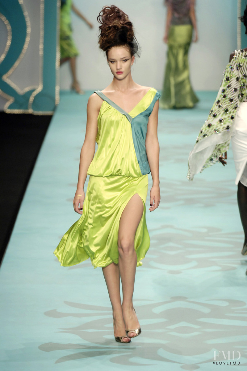 Rosie Huntington-Whiteley featured in  the Ashley Isham fashion show for Spring/Summer 2006