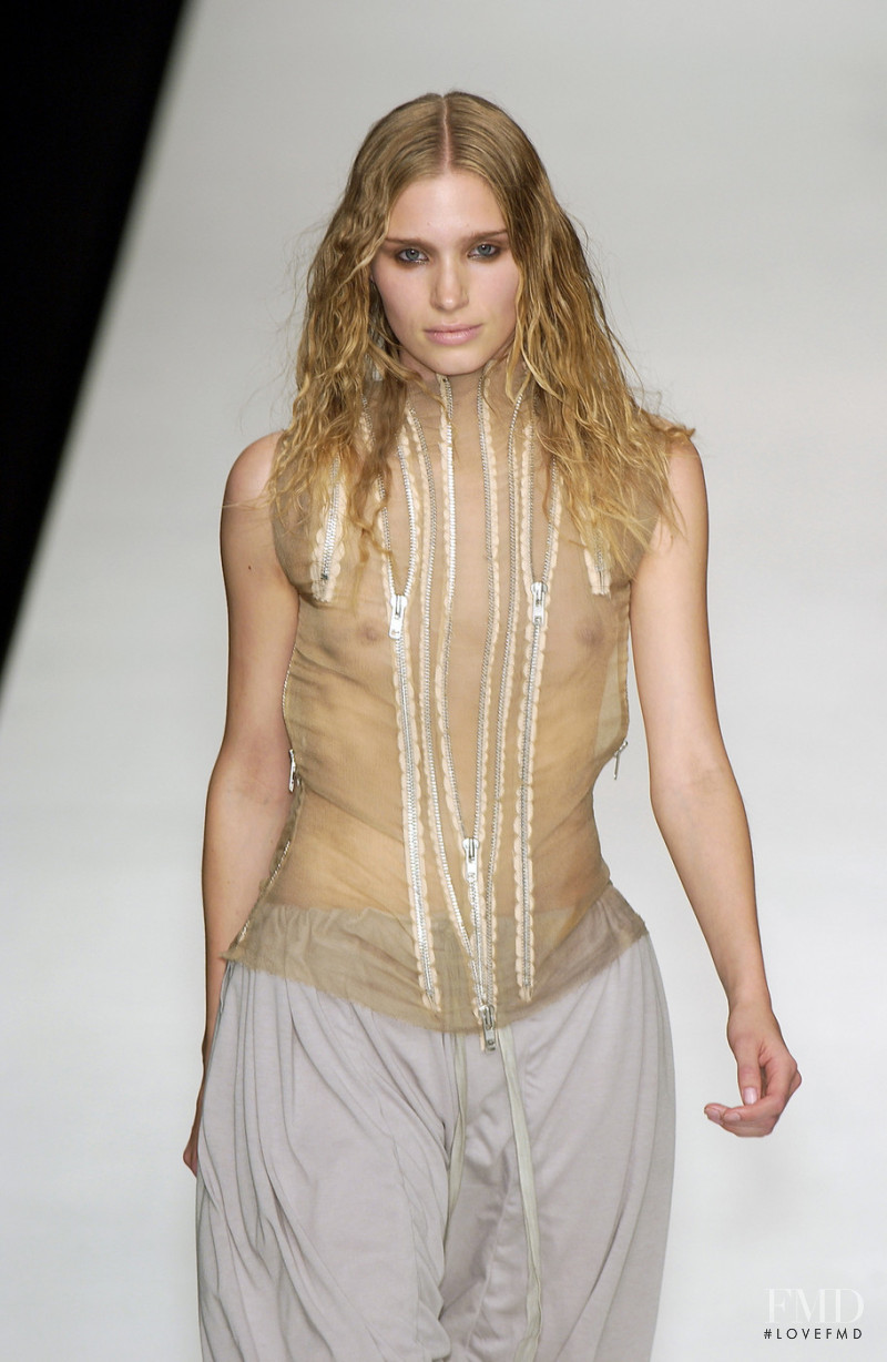 Robert Cary Williams fashion show for Spring/Summer 2005