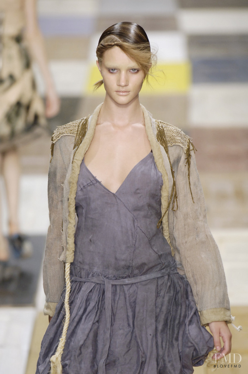 Rosie Huntington-Whiteley featured in  the Robert Cary Williams fashion show for Spring/Summer 2006
