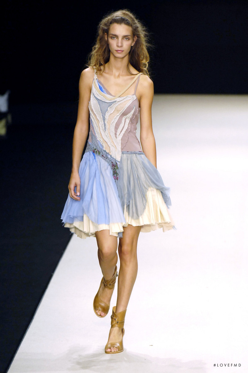 Bora Aksu fashion show for Spring/Summer 2006