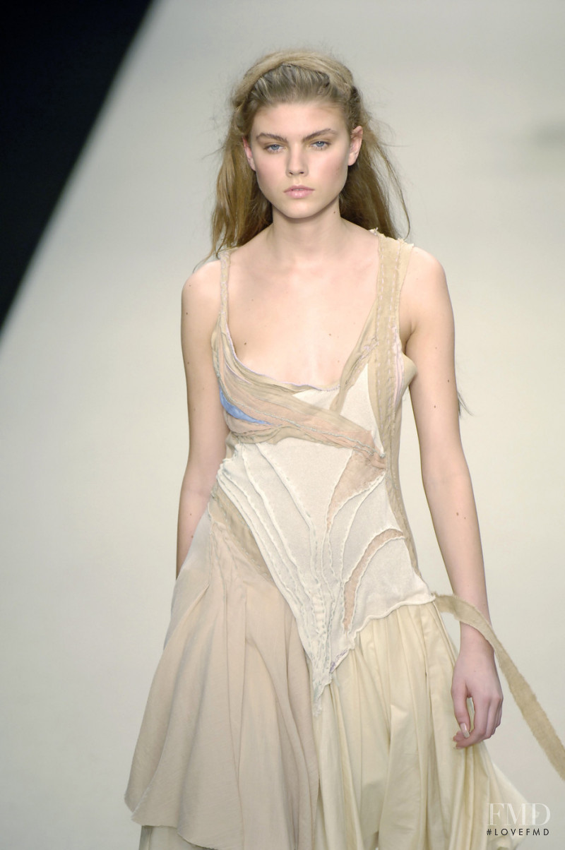 Bora Aksu fashion show for Spring/Summer 2006