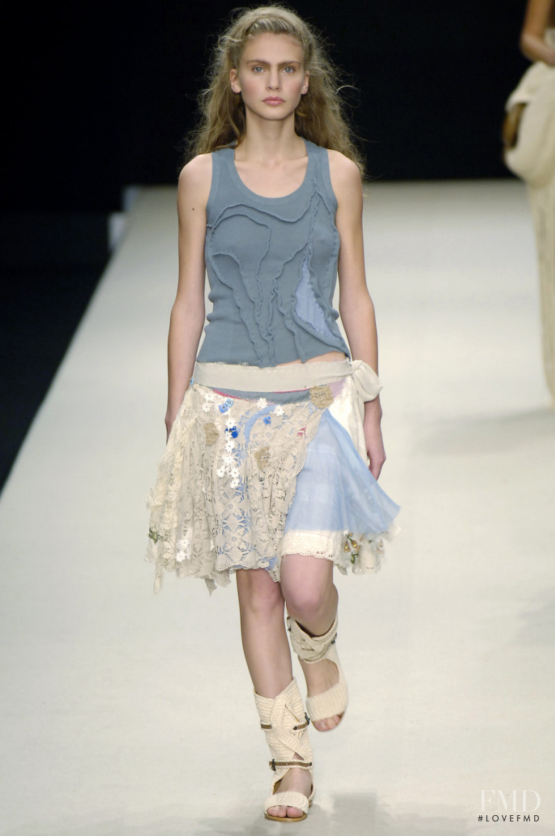 Bora Aksu fashion show for Spring/Summer 2006