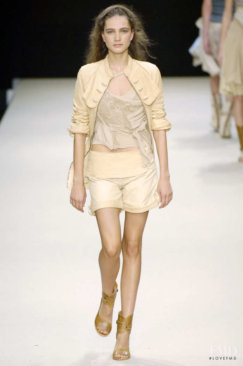 Bora Aksu fashion show for Spring/Summer 2006