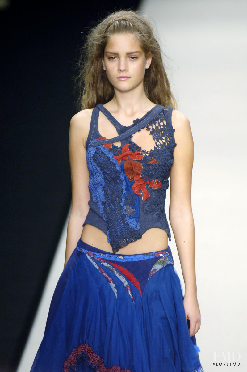 Bora Aksu fashion show for Spring/Summer 2006