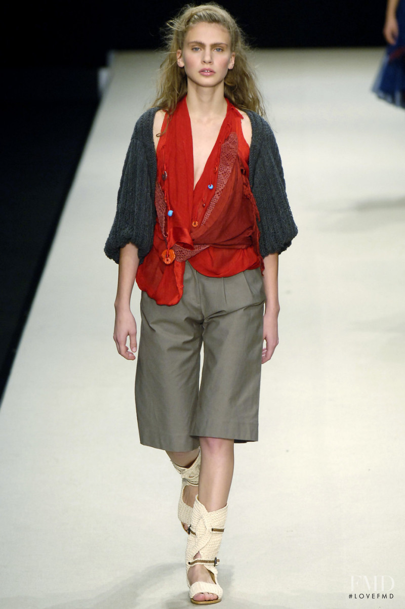 Bora Aksu fashion show for Spring/Summer 2006