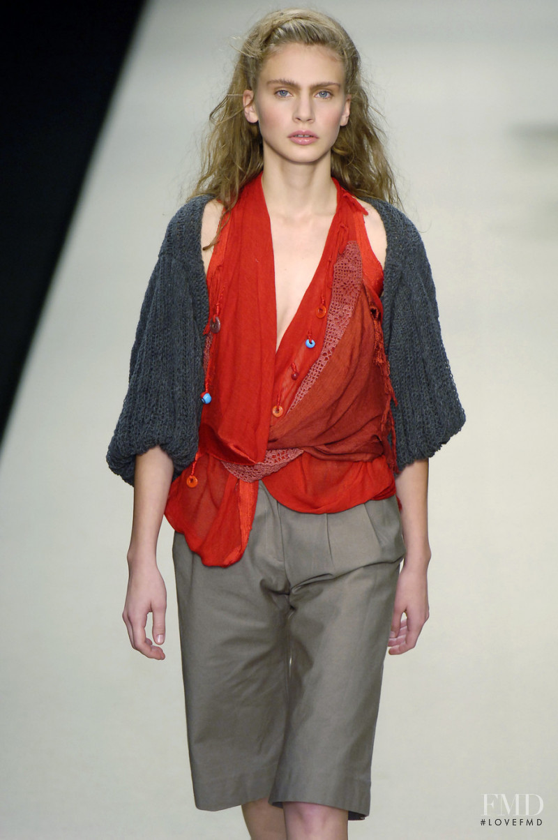 Bora Aksu fashion show for Spring/Summer 2006