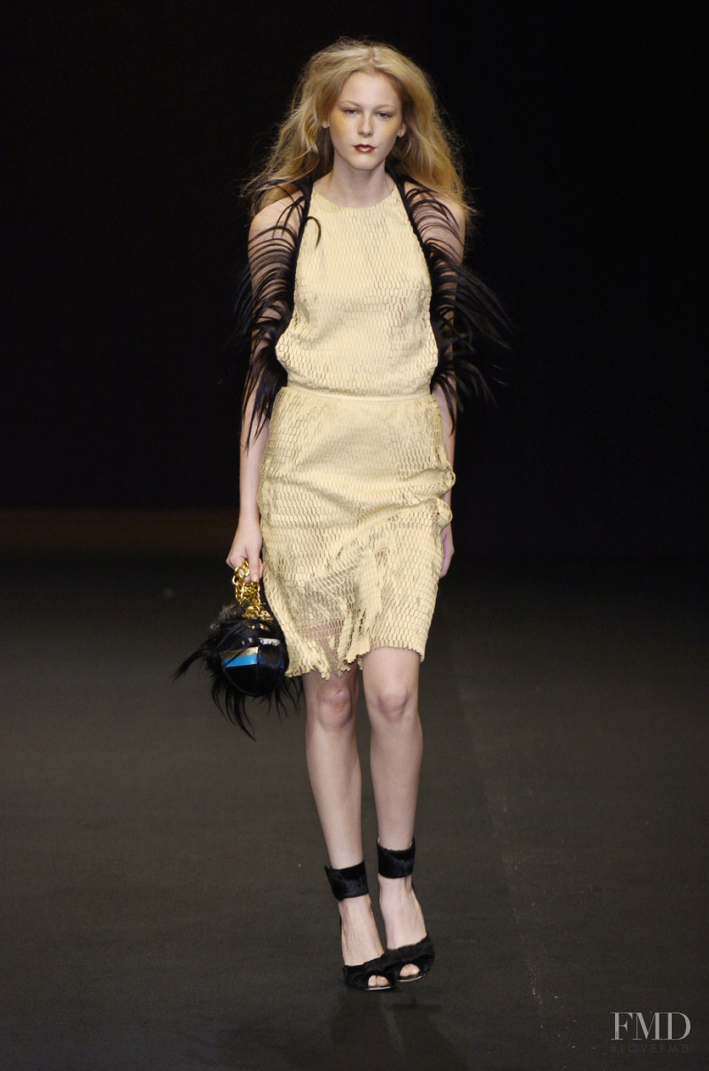 Junko Shimada fashion show for Spring/Summer 2005