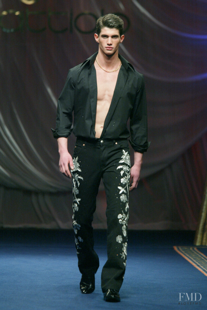 Gai Mattiolo fashion show for Autumn/Winter 2005