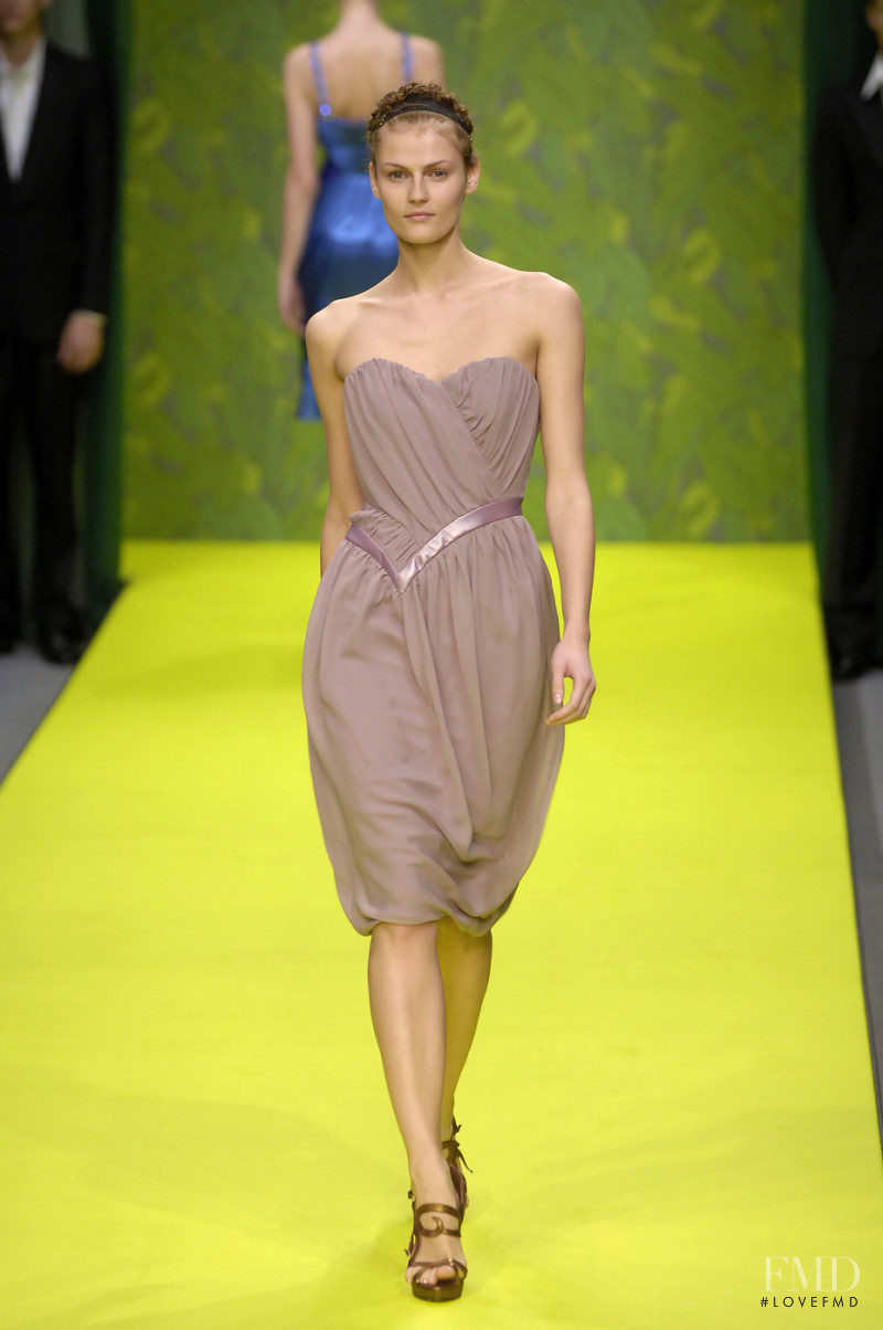 Ashley Isham fashion show for Spring/Summer 2007