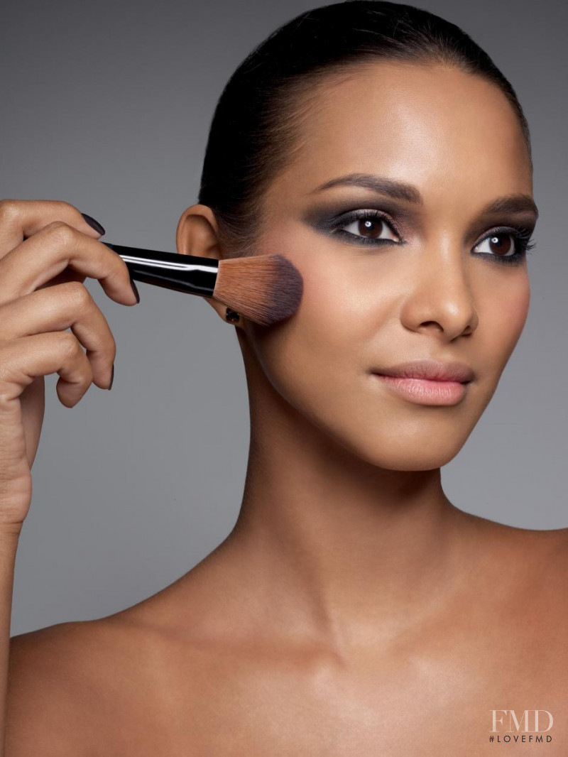 Lais Ribeiro featured in  the O Boticario advertisement for Summer 2015