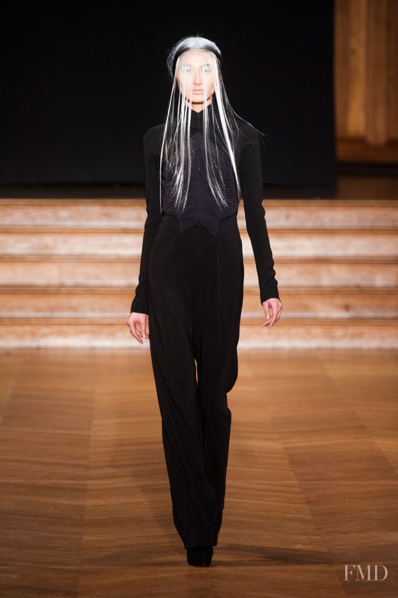 Yiqing Yin fashion show for Spring/Summer 2013