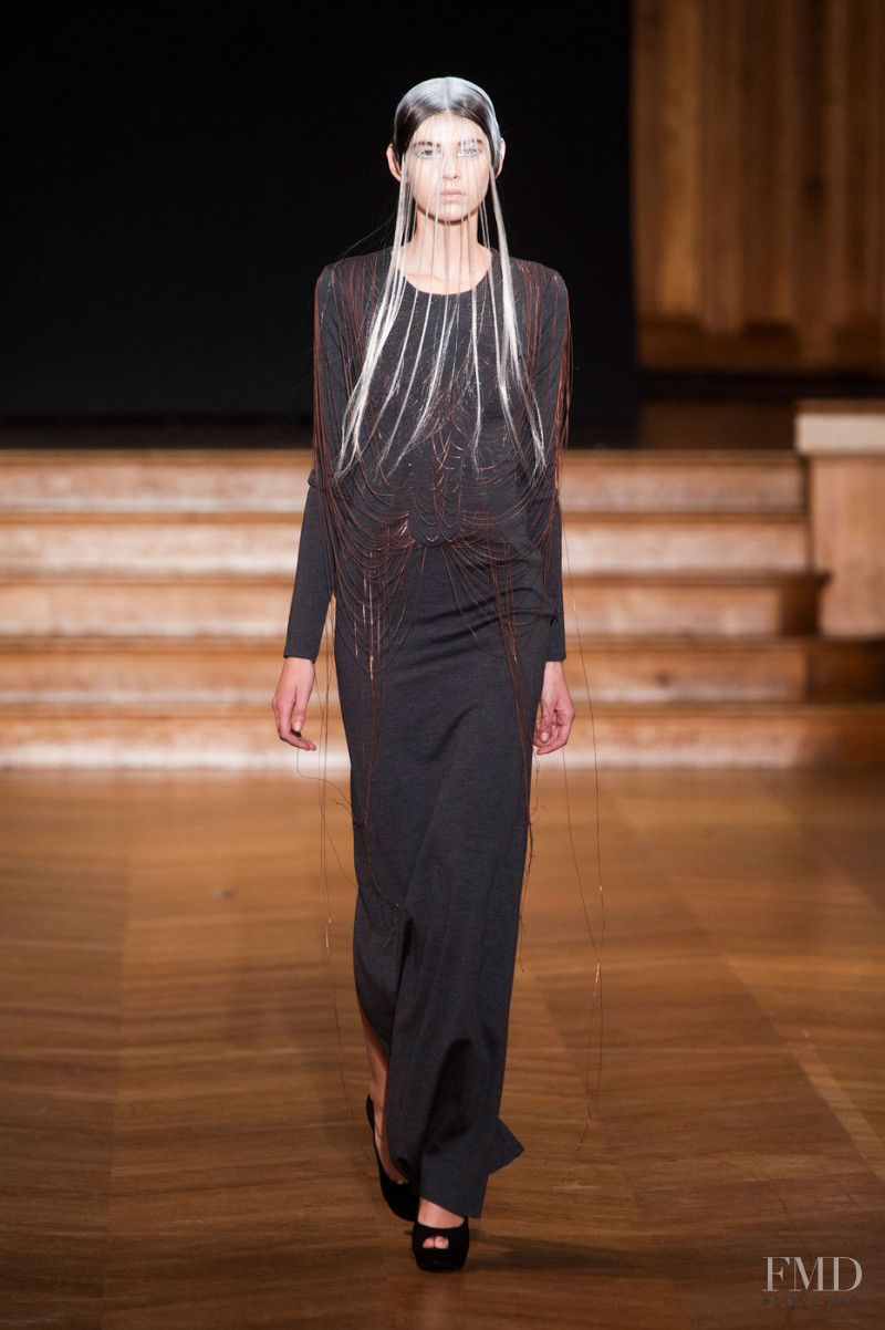 Yiqing Yin fashion show for Spring/Summer 2013