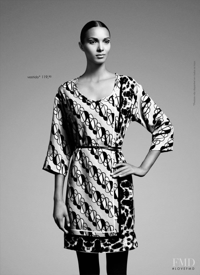 Lais Ribeiro featured in  the Riachuelo x Coleção Huis Clos  advertisement for Summer 2012