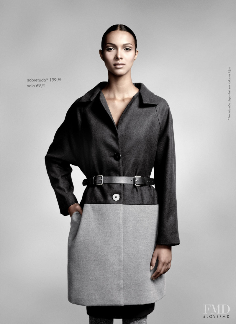 Lais Ribeiro featured in  the Riachuelo x Coleção Huis Clos  advertisement for Summer 2012