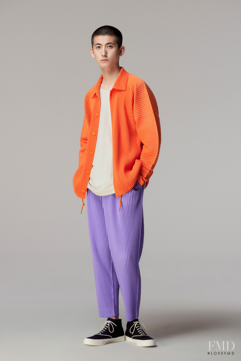 Homme Plissé Issey Miyake lookbook for Spring/Summer 2021