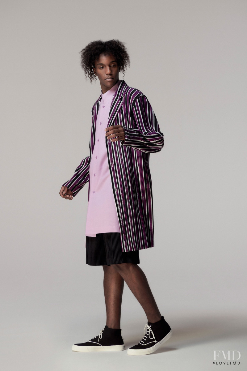 Homme Plissé Issey Miyake lookbook for Spring/Summer 2021