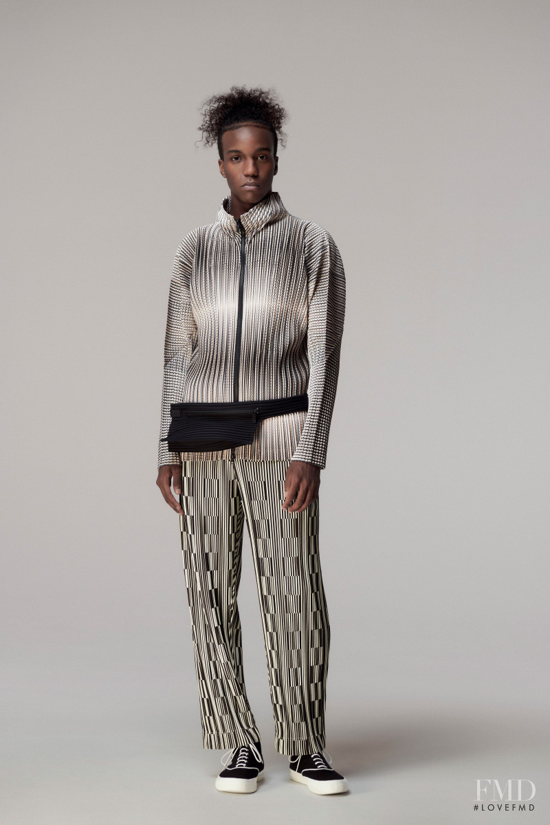 Homme Plissé Issey Miyake lookbook for Spring/Summer 2021