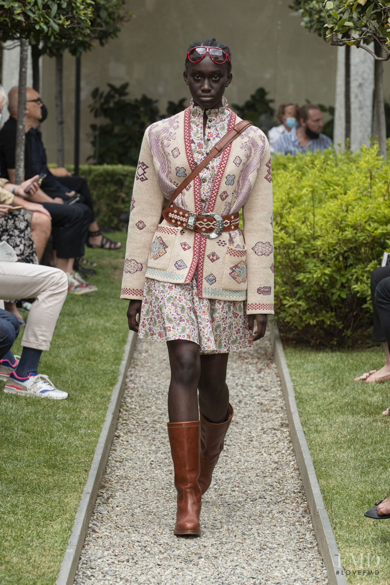 Nabou Thiam featured in  the Etro fashion show for Spring/Summer 2021