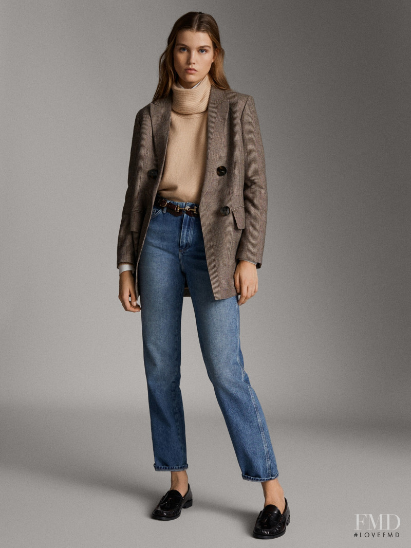 Luna Bijl featured in  the Massimo Dutti catalogue for Winter 2019