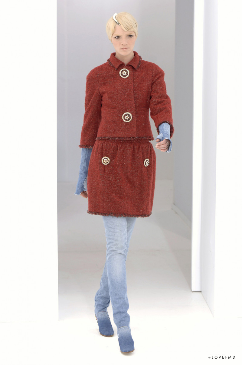 Mariacarla Boscono featured in  the Chanel Haute Couture fashion show for Autumn/Winter 2006