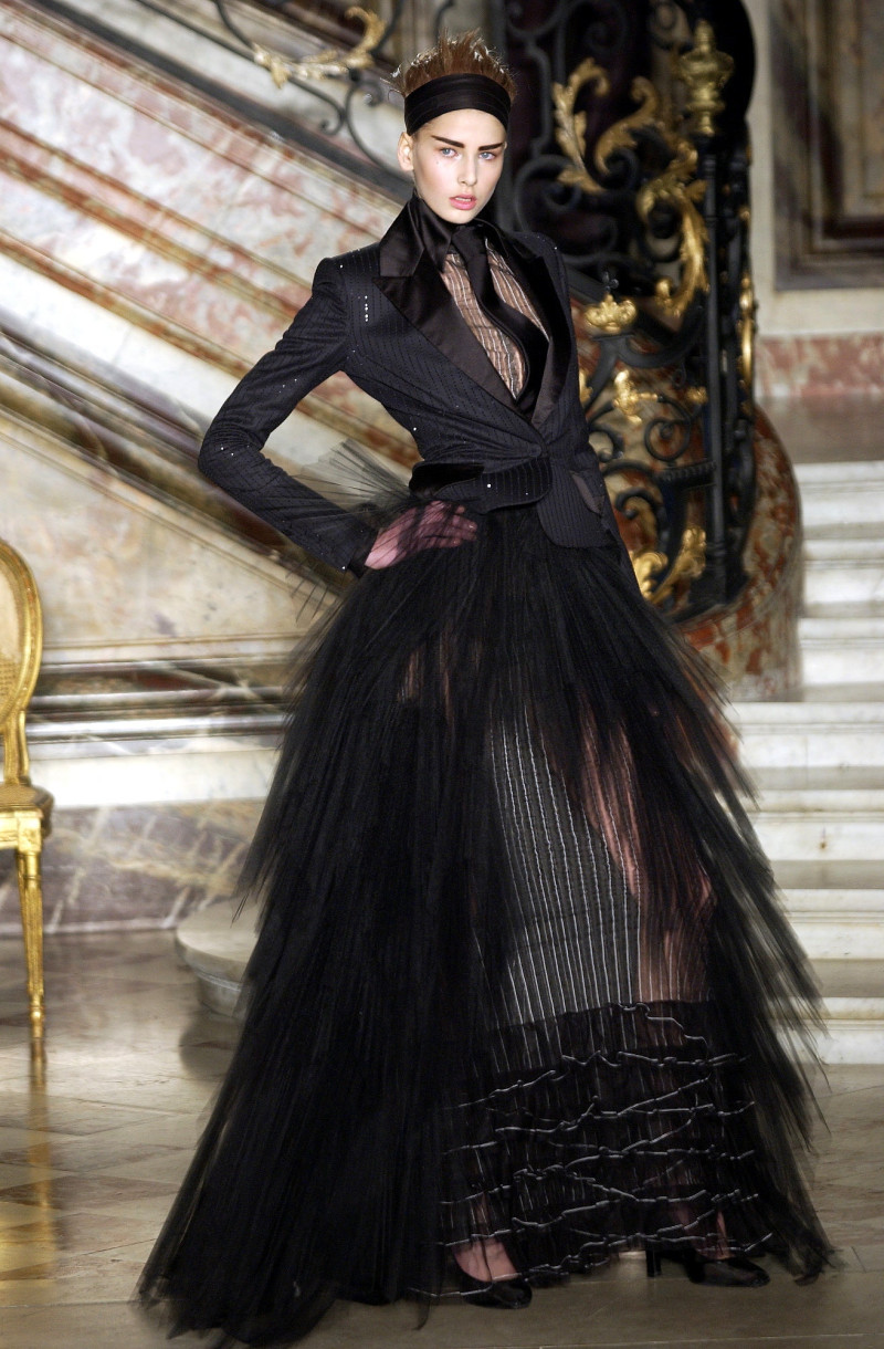 Givenchy Haute Couture fashion show for Spring/Summer 2003