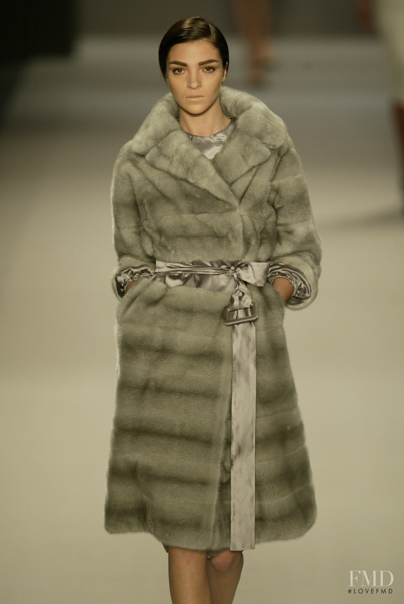Mariacarla Boscono featured in  the Givenchy fashion show for Autumn/Winter 2004
