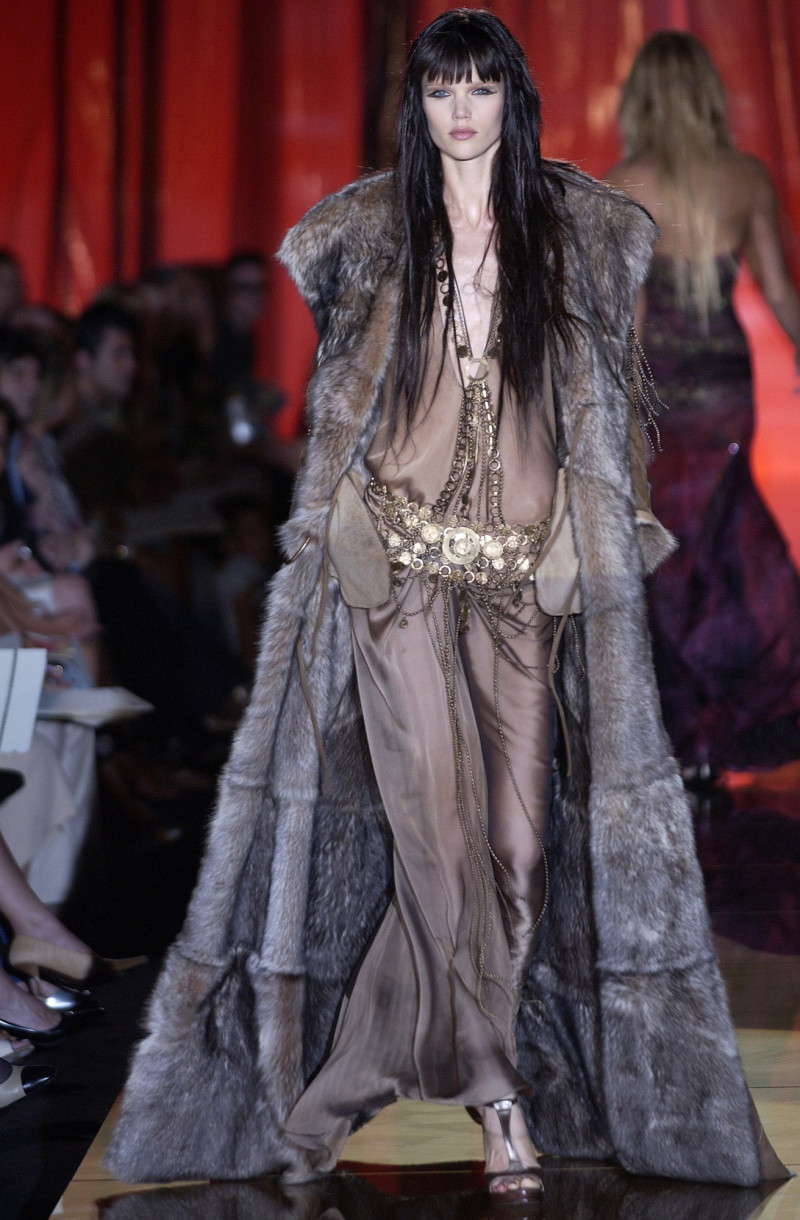 Elie Saab Couture fashion show for Autumn/Winter 2003