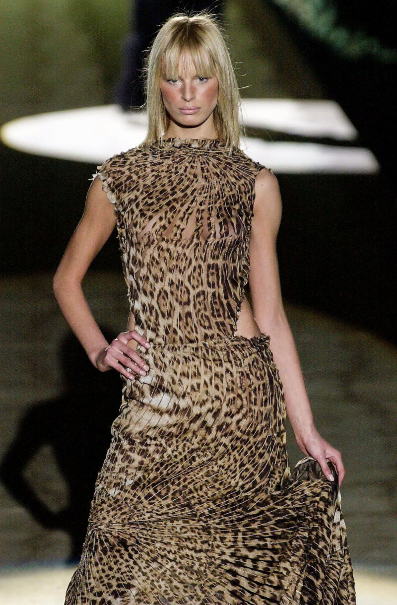 Karolina Kurkova featured in  the Roberto Cavalli fashion show for Autumn/Winter 2001