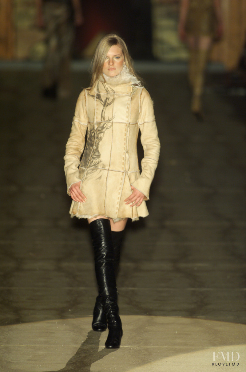 Roberto Cavalli fashion show for Autumn/Winter 2001
