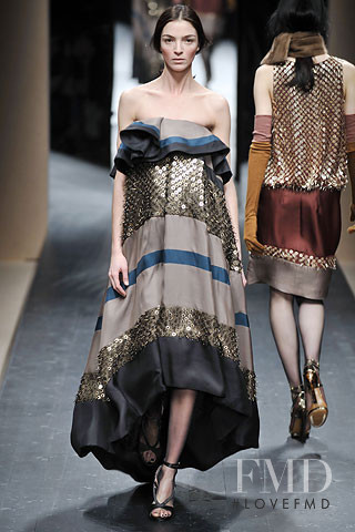 Mariacarla Boscono featured in  the Missoni fashion show for Autumn/Winter 2008