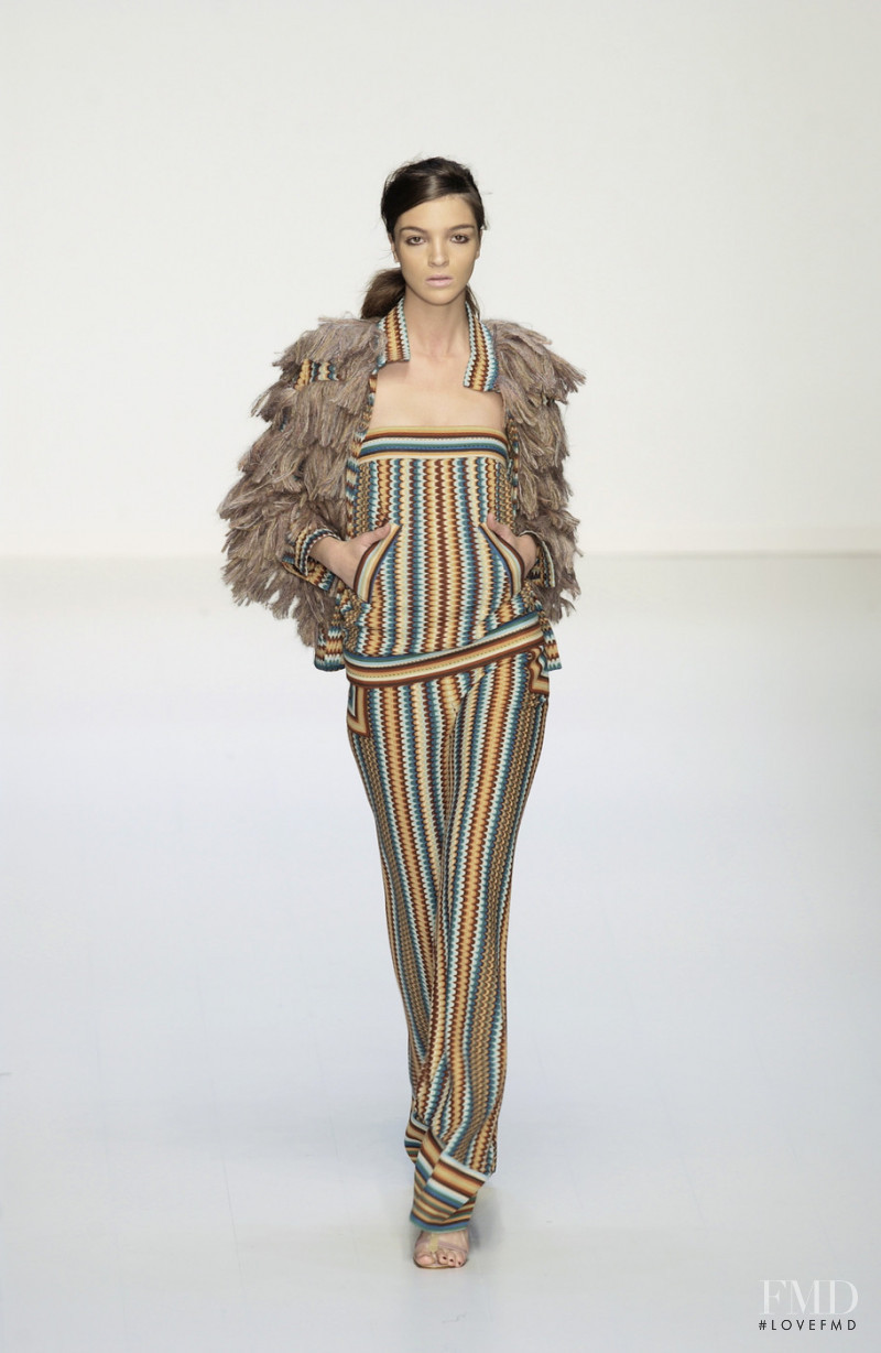Mariacarla Boscono featured in  the Missoni fashion show for Autumn/Winter 2002