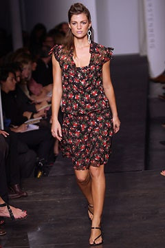 Diane Von Furstenberg fashion show for Spring/Summer 2003