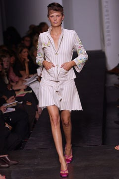 Diane Von Furstenberg fashion show for Spring/Summer 2003