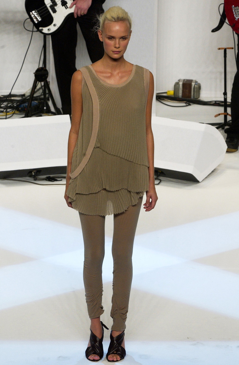 Hussein Chalayan fashion show for Spring/Summer 2003