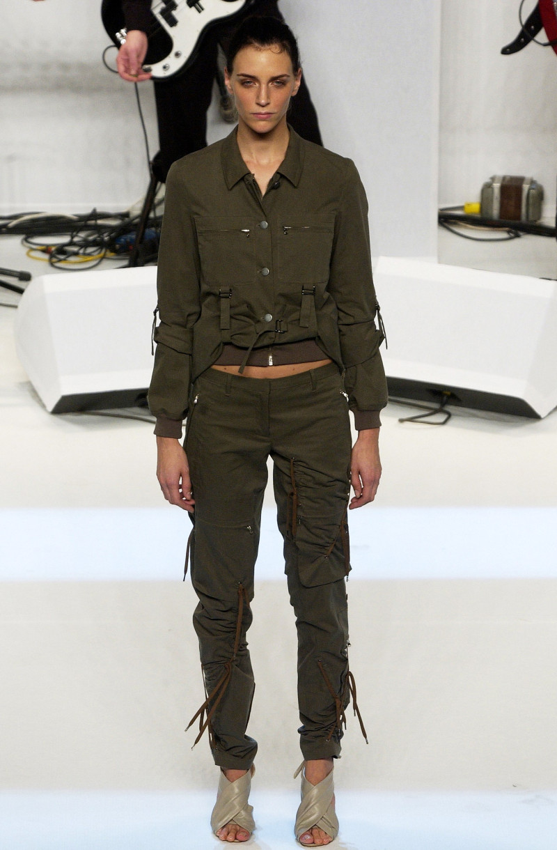 Hussein Chalayan fashion show for Spring/Summer 2003